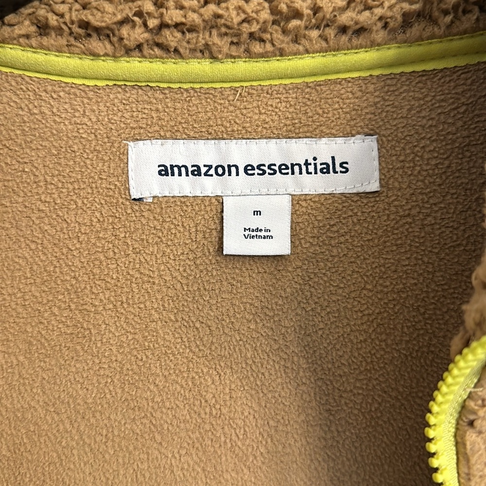 Amazon Essentials Woman’s Sherpa Jacket Size M - image 7